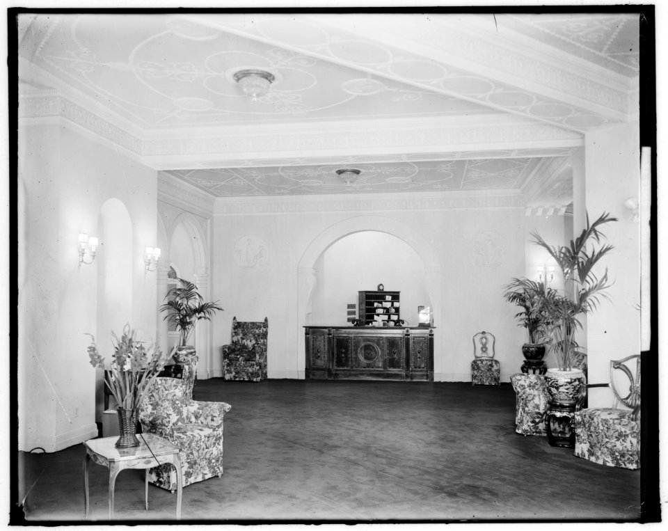 WARDMAN PARK HOTEL LOBBY LCCN2016861753