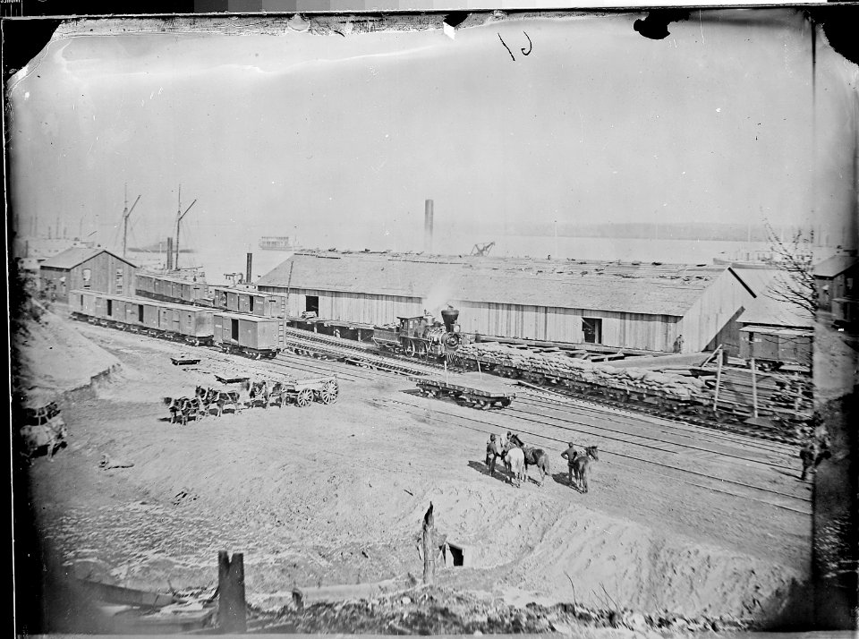 Warehouse, City Point - NARA - 524480