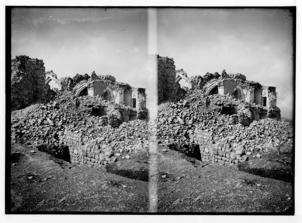 War views of Neby Samuel (Mizpah). Ruined mosque, a heap of debris. LOC matpc.02238