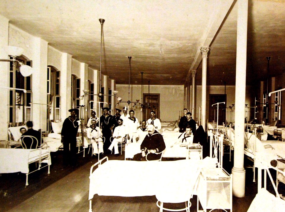Ward at Brooklyn Naval Hospital, Brooklyn Navy Yard, New York City, New York (26076523062)