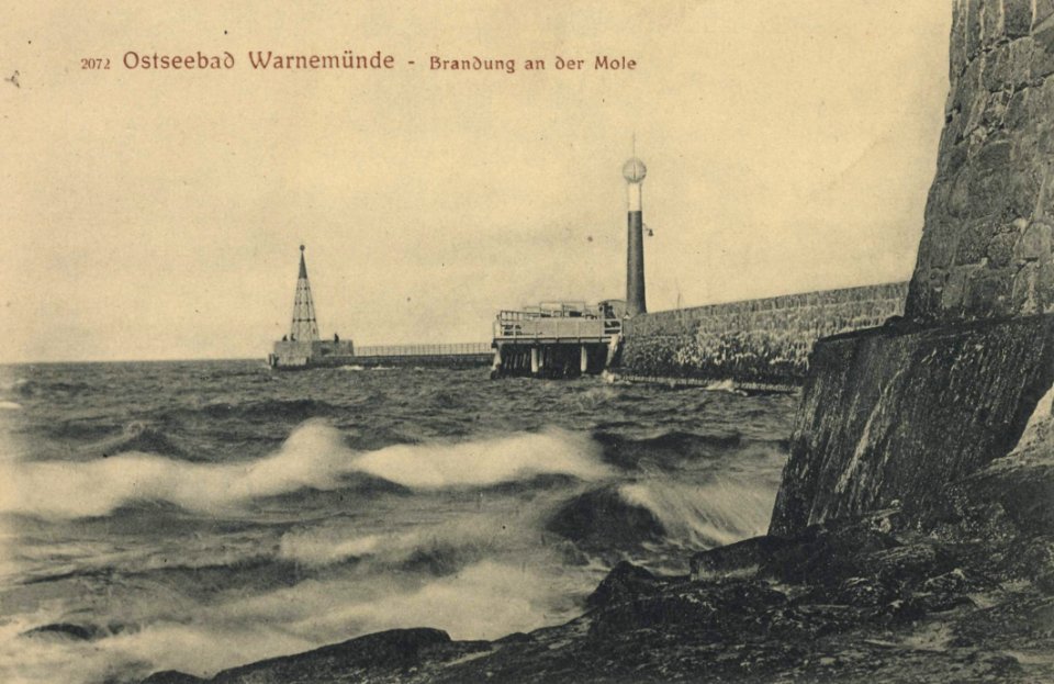 Warnemünde, Mecklenburg-Vorpommern - Brandung an der Mole (Zeno Ansichtskarten)