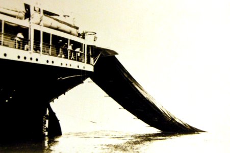 SMS Lützow, tests with launching seaplane, drag sail trailing behind, WWI (29990591653)