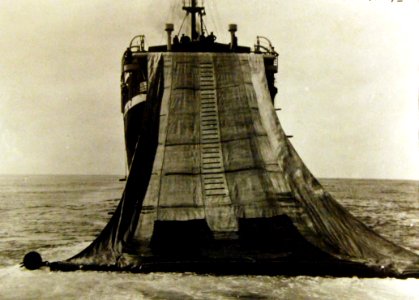 SMS Lützow, tests with launching seaplane with a drag sail trailing (30507498122)