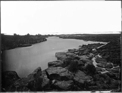 Snake River, looking up from Taylor's Bridge, 26 miles west from Fort Hall, Idaho. - NARA - 516660