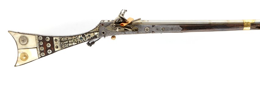 Snapplåsbössa med turkiskt lås från 1700-talet. Skänkt av Antoine de Rossi till Magnus Brahe - Skoklosters slott - 98313