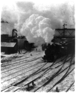 Snapshot-In the New York Central yards LCCN2004665728