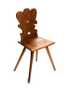 Snidad stol av rödbok, 1600-tal - Hallwylska museet - 108411 photo