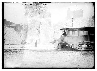 Snow plow, Union Square LCCN2014690007