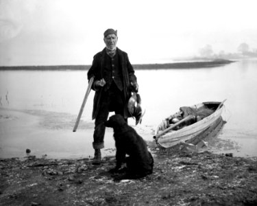 Snowden Slights with dog, punt and ducks YORYM-S382