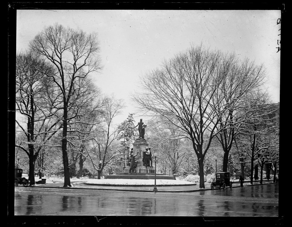Snow, Washington, D.C. LCCN2016890990