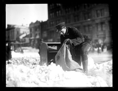 Snow, Washington, D.C. LCCN2016891177