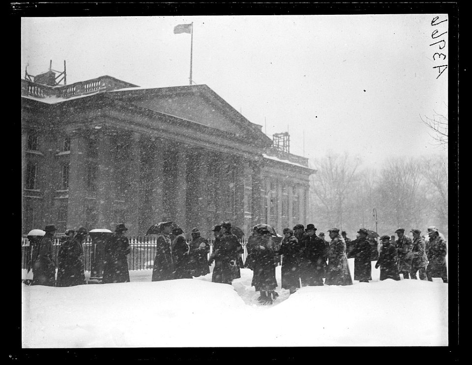 Snow, Washington, D.C. LCCN2016891164