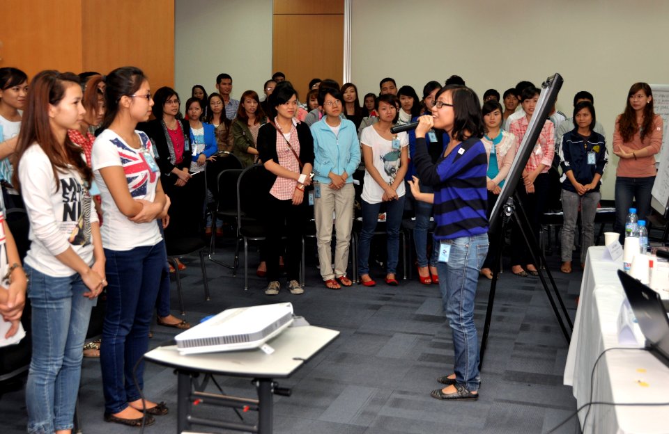 Students join the ‘USAID and Higher Education in Vietnam’ talk (8201268077)
