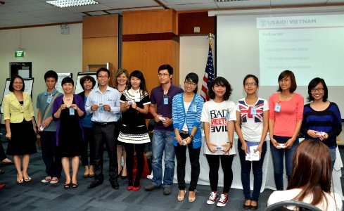 Students join the ‘USAID and Higher Education in Vietnam’ talk (8202358488) photo
