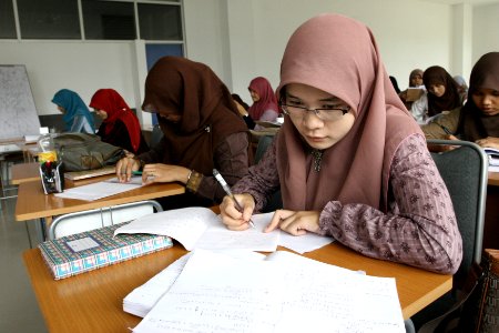 Students in class at UNSYIAH (4874118504) photo