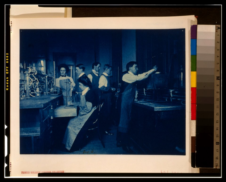 Students conducting experiments in laboratory, Western High School, Washington, D.C. LCCN2002695163