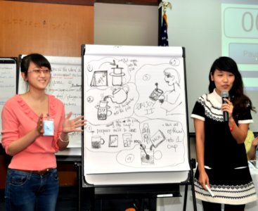 Students join the ‘USAID and Higher Education in Vietnam’ talk (8201266615)