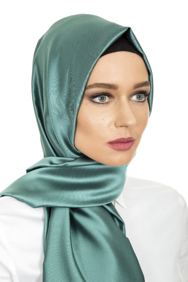 Scarf woman long hair