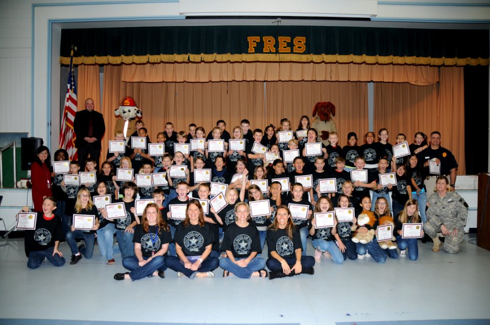 Students graduate from drug awareness program (8380851421)