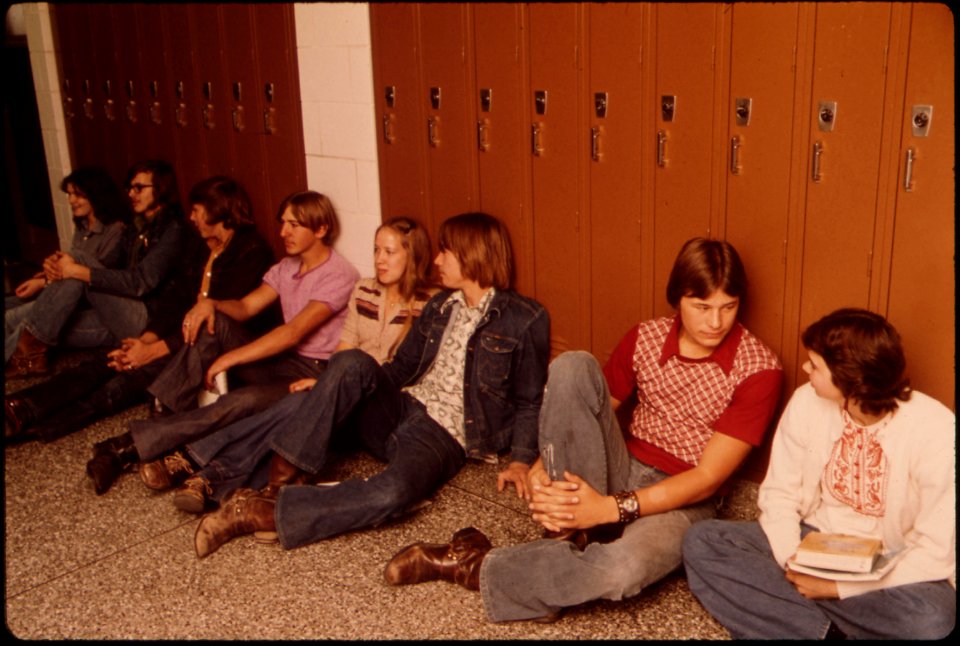 Students-resting-in-the-hall-against-their-lockers-waiting-for-class-at-senior-high-school-in-new-ulm-minnesota 4726884667 o