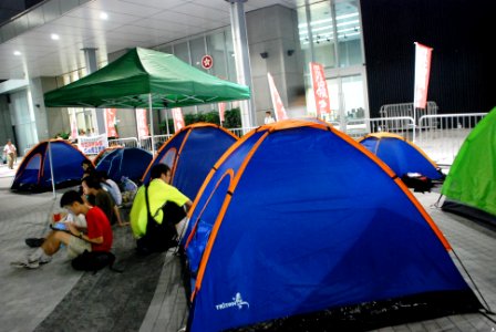 Students set up camp outside the government headquarters