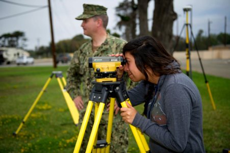 Students see how Seabees do STEM 150616-N-HA376-127