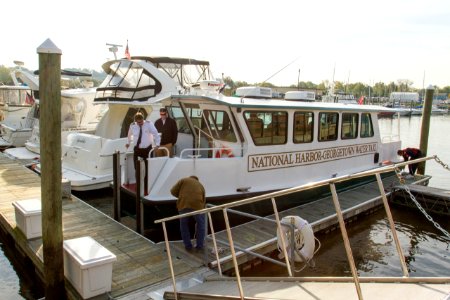 Study shows benefits of water taxi service 131028-N-WY366-001