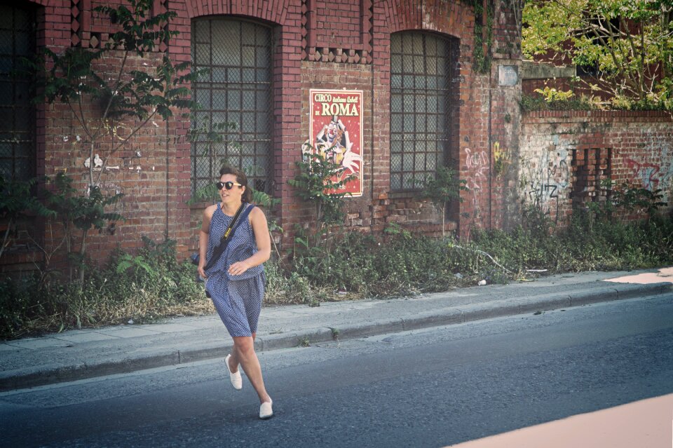 Shades sunglasses building