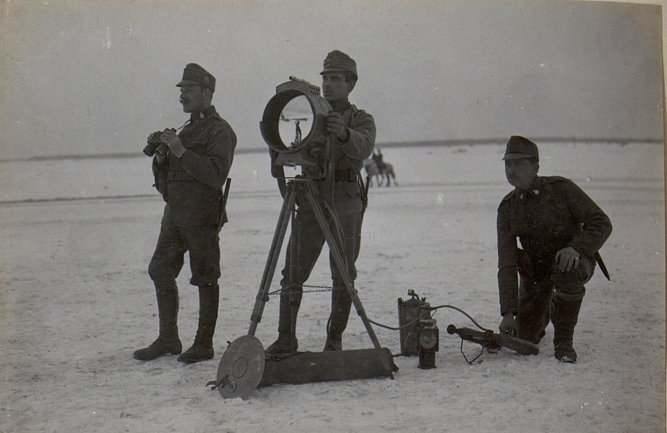 Sturmkurs.30 cm Scheinwerfer. (BildID 15663271)