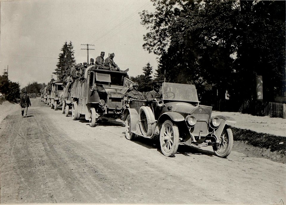 Sturmtruppenbeförderung mittels Kraftwagen (BildID 15529269)