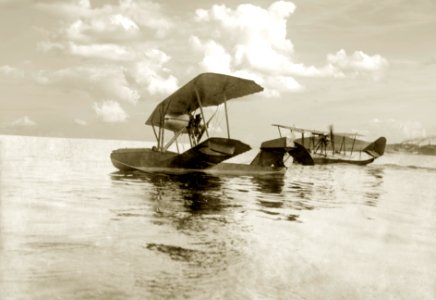 Летающие лодки М-11 и М-5 Баку 1917 photo