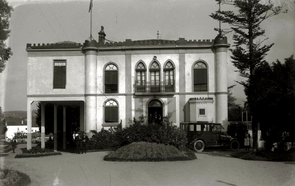 Un palacete en la bahía de Txingudi (1 de 3) - Fondo Car-Kutxa Fototeka