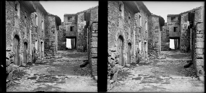 Un carrer del poble de Siurana, a l'extrem de les muntanyes de Prades
