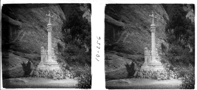 Una creu al santuari de Montserrat
