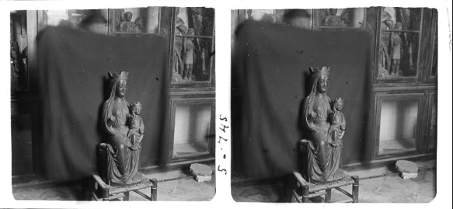 Una imatge fosca a l ' interior del museu diocesà de Lleida