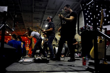 USS George H.W. Bush (CVN 77) 140511-N-CZ979-368 (13989239788)