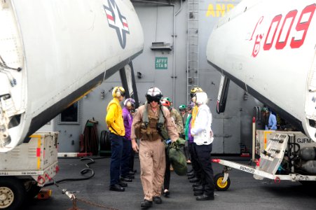 USS George H.W. Bush (CVN 77) 140514-N-CZ979-078 (14669826333)
