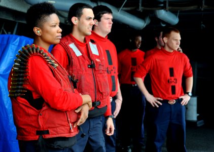 USS George H.W. Bush (CVN 77) 140518-N-CS564-040 (14040946867)