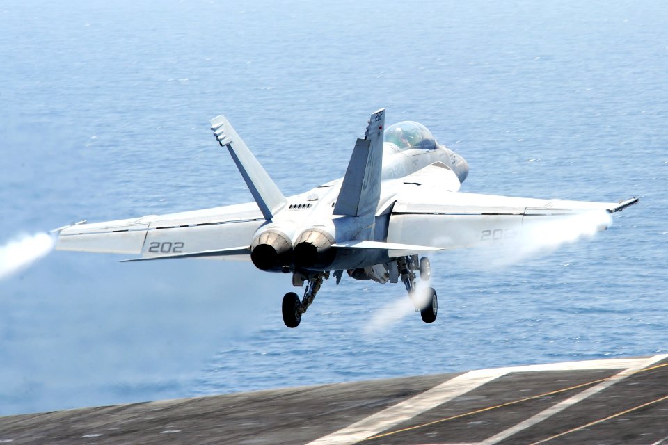 USS George H.W. Bush (CVN 77) 140607-N-CZ979-056 (14194004559)