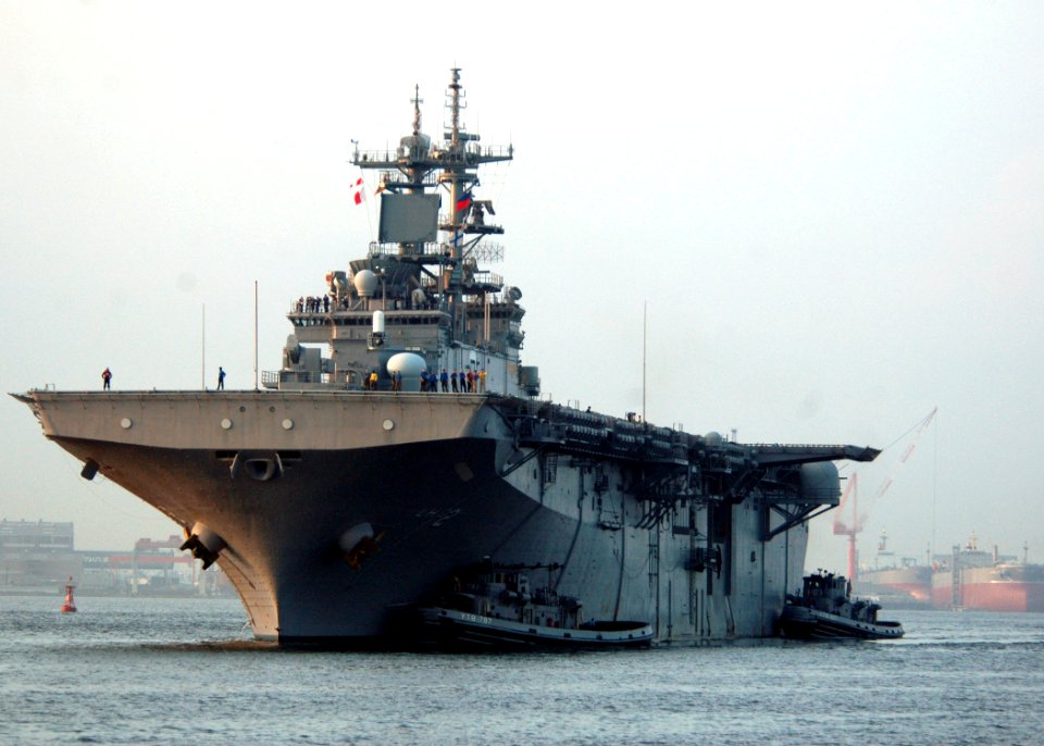US Navy 060908-N-1332Y-090 The amphibious assault ship USS Essex (LHD 2) arrives at Commander, Fleet Activities Yokosuka (CFAY) for a regularly scheduled port visit