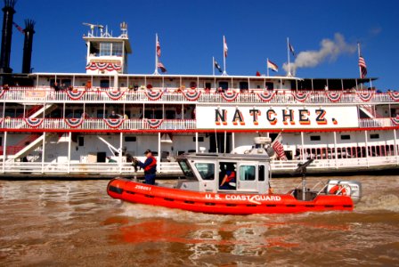 US Navy 061008-G-4938T-001 Coast Guard Maritime Safety and Security Team Galveston, Texas, assists local Coast Guard units, and local, state and federal law enforcement agencies during Tall Stacks, a steamboat festival held on