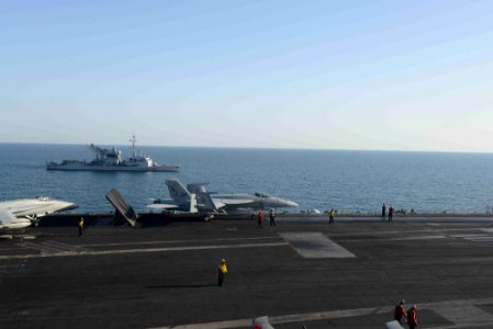 USS George H.W. Bush (CVN 77) 140409-N-HK946-013 (13845799333)