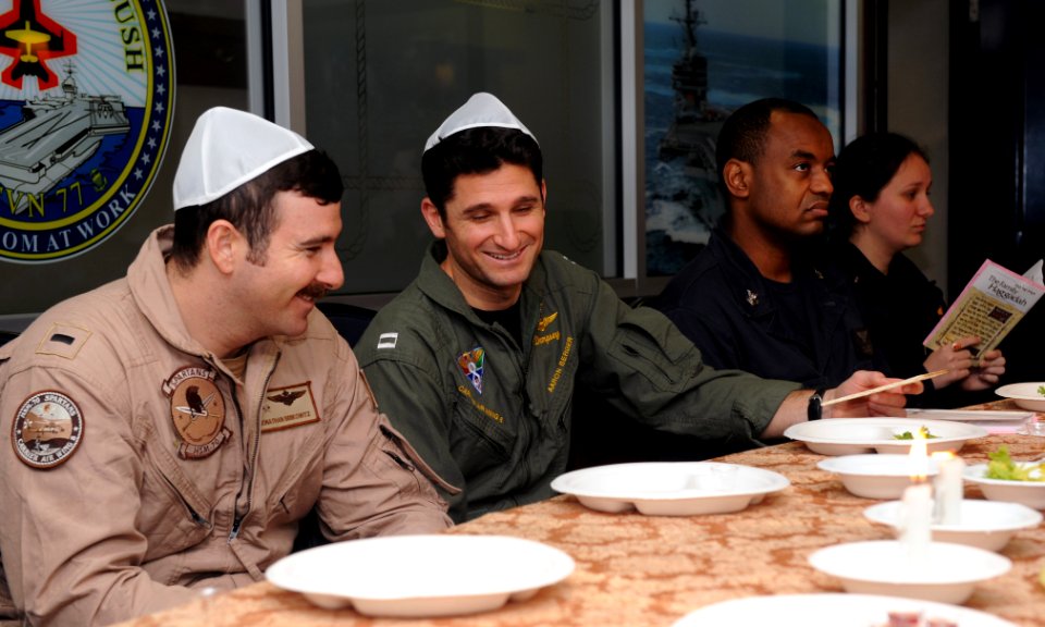USS George H.W. Bush (CVN 77) 140417-N-CS564-011 (13942994052)
