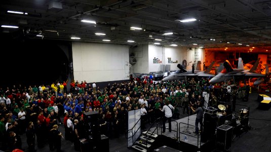 USS GEORGE H.W. BUSH (CVN 77) 140405-N-XI307-039 (13666333773)