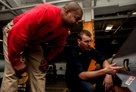 USS George H.W. Bush (CVN 77) 140419-N-CS564-028 (13947011892)