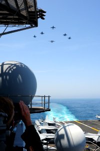 USS GEORGE H.W. BUSH (CVN 77) 140429-N-CZ979-209 (14070319891)