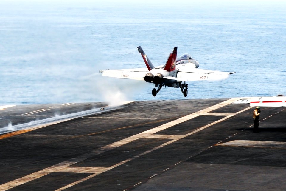 USS GEORGE H.W. BUSH (CVN 77) 140405-N-CZ979-001 (13691958744)
