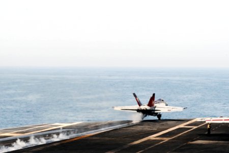 USS GEORGE H.W. BUSH (CVN 77) 140405-N-CZ979-004 (13691956974)