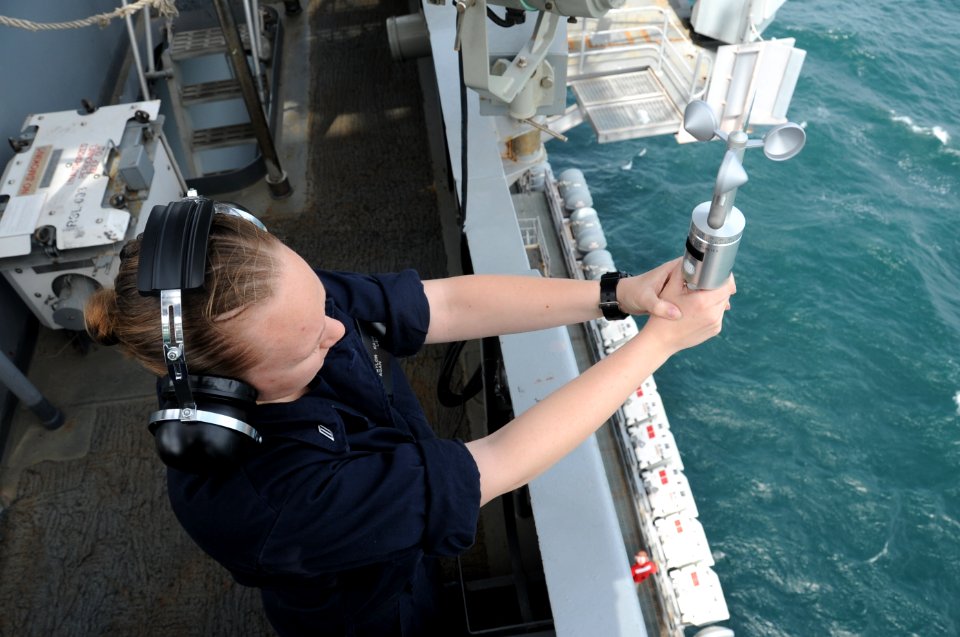 USS George H.W. Bush (CVN 77) 140326-N-HK946-003 (13980766600)