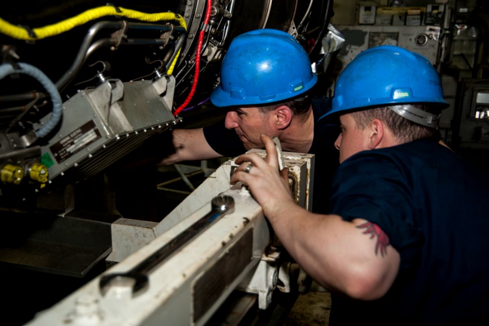 USS GEORGE H.W. BUSH (CVN 77) 140223-N-SI489-006 (13659648623)